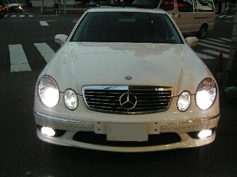 This picture shows the W211 retrofitted with HID fogs